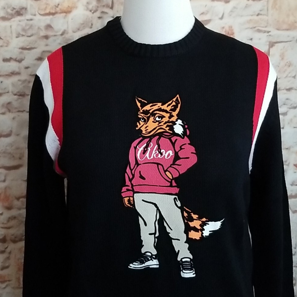 New Akoo Slickest Sweater